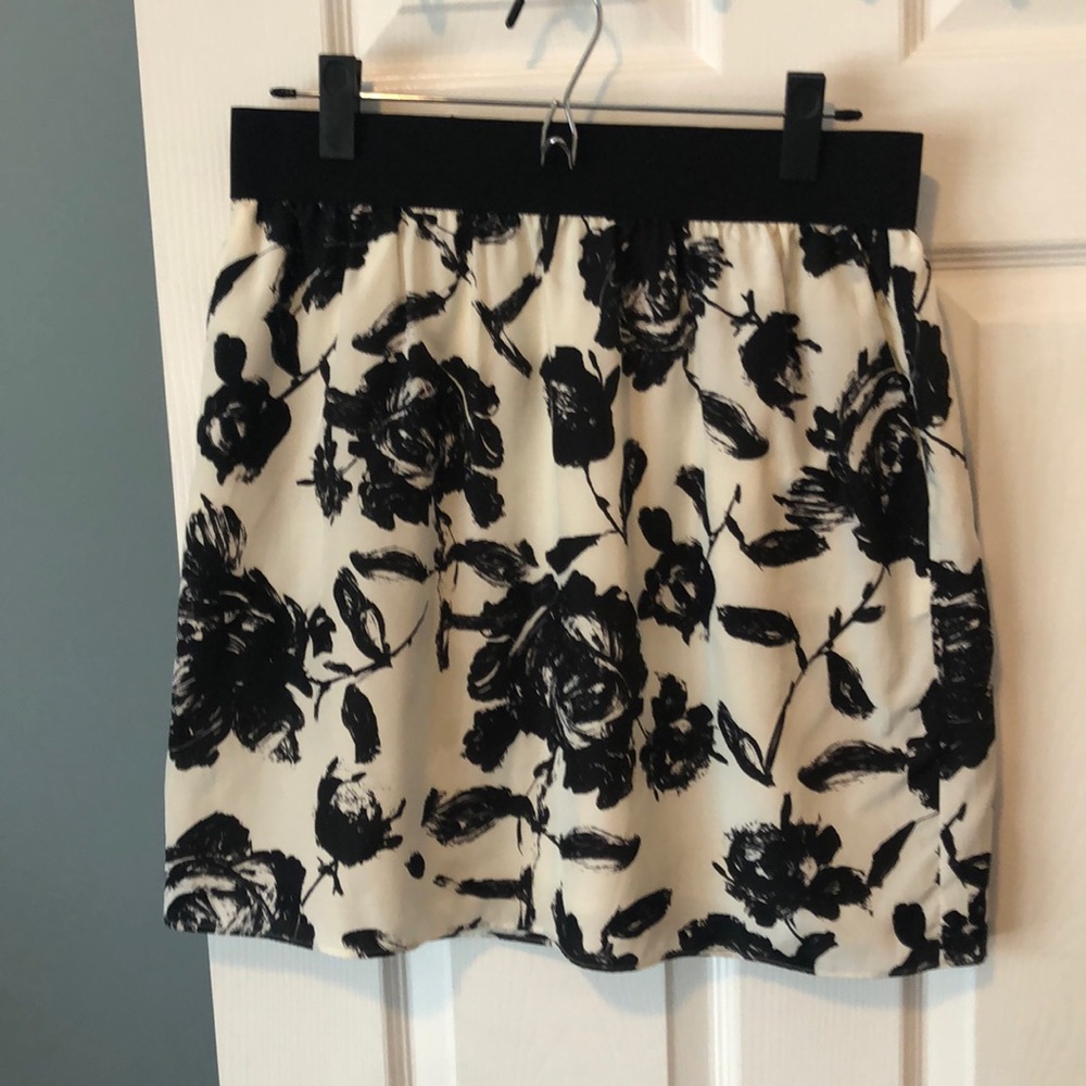Loft white and black floral skirt